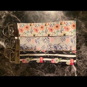 Faux leather Key Fob 💥3 for 20$💥..